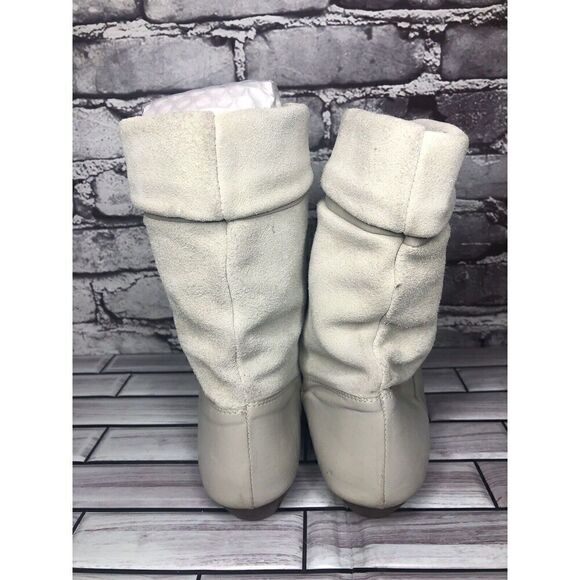 tarantino’s Ivory Suede Leather Ankle Heel Boots Women Sz 7M US/38EU - Picture 8 of 16